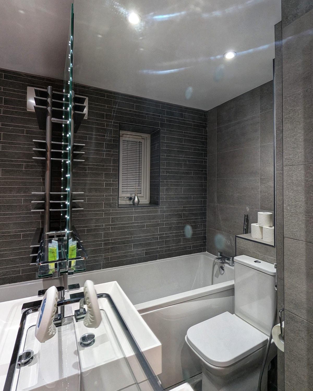 Beautiful 5 Bedroom Home Sleeps 12 People In Manchester Exterior photo