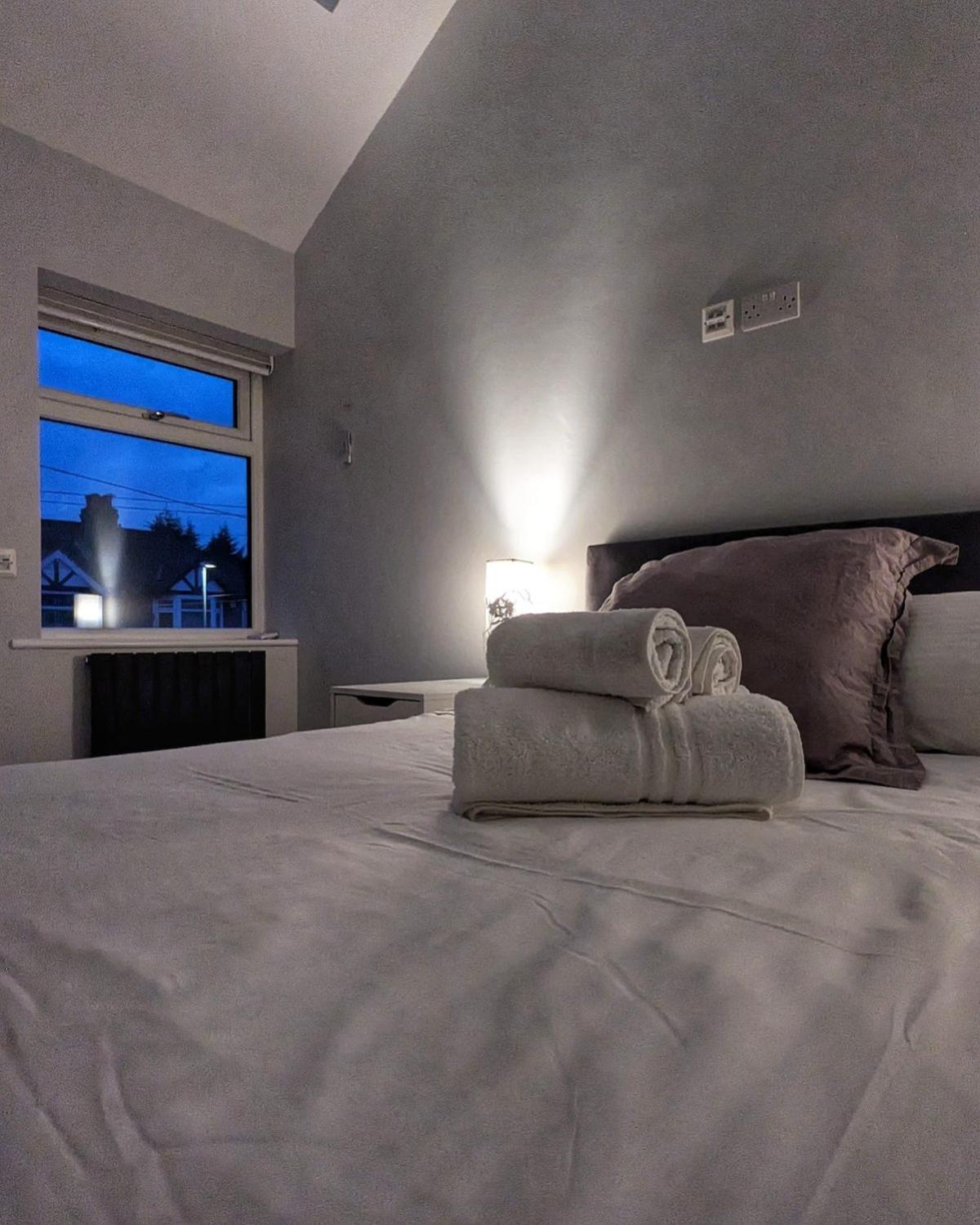 Beautiful 5 Bedroom Home Sleeps 12 People In Manchester Exterior photo